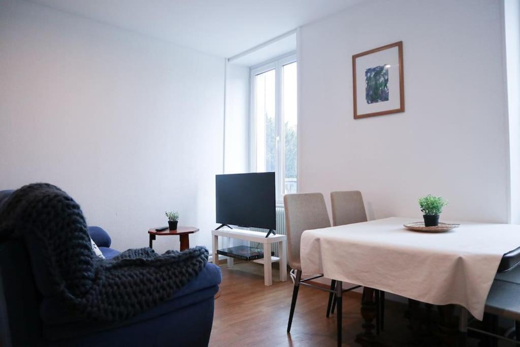 Appartement Entier, Proche Tram-Train Et Commodites, Parking Gratuit Mylhúzy Exteriér fotografie